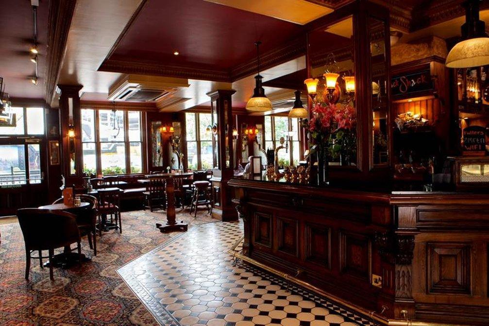 The Mad Hatter 3* Londra